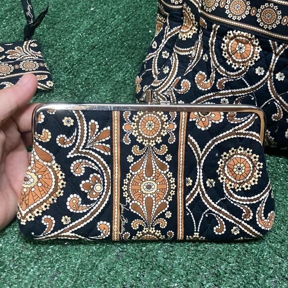 Vera Bradley bag, wallet, and coin pouch (OKPM-09-011) - Picture 4 of 16